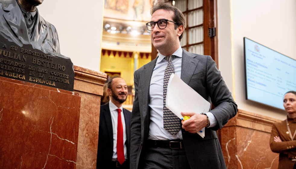 EuropaPress 7397903 ministro economia comercio empresa carlos cuerpo salida sesion plenaria (1)