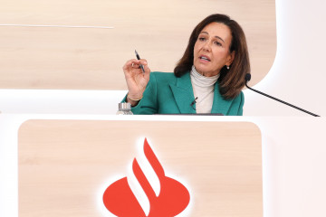 Archivo - La presidenta del Banco Santander, Ana Botín