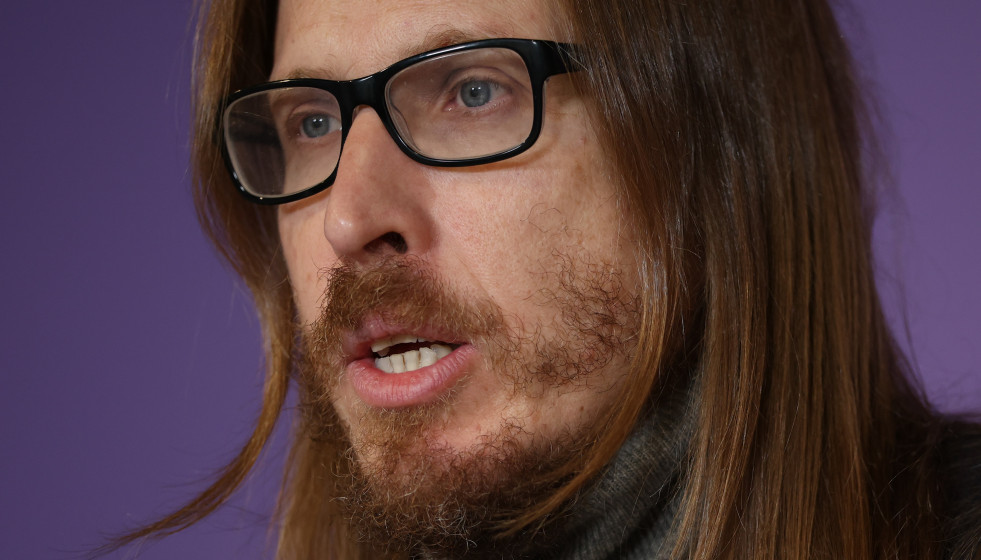 Archivo - El secretario de organización y portavoz de Podemos, Pablo Fernández, ofrece una rueda de prensa