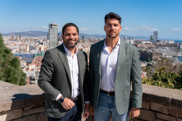El secretario general de Vox, Ignacio Garriga, junto al campeón olímpico Cristian Toro, nuevo portavoz nacional de Deportes.