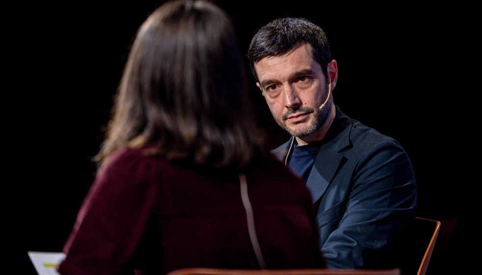 El ministro de Derechos Sociales, Consumo y Agenda 2030, Pablo Bustinduy, durante la tercera jornada del VI Foro Económico organizado por elDiario.es, en el Colegio de Arquitectos de Madrid, a 27 de 