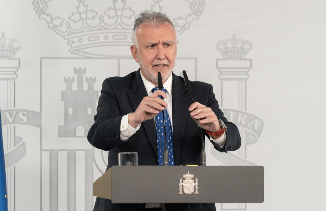 El ministro de Política Territorial y Memoria Democrática, Ángel Víctor Torres, durante una rueda de prensa, en el Palacio de la Moncloa, a 27 de marzo de 2026, en Madrid