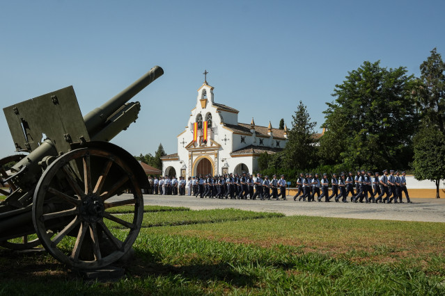 Archivo - Militares en el acto de toma de posesión del coronel Luis Alberto Parallé, en sustitución del coronel Juan José Arbolí. A 14 de julio de 2025, en Sevilla (Andalucía, España)