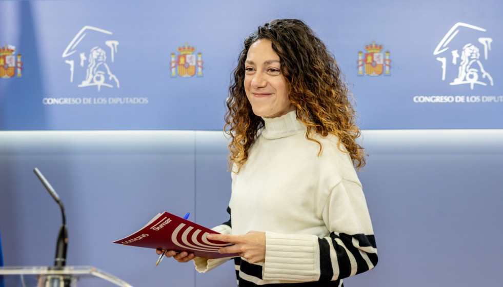 La diputada de Sumar, Aina Vidal, durante una rueda de prensa.