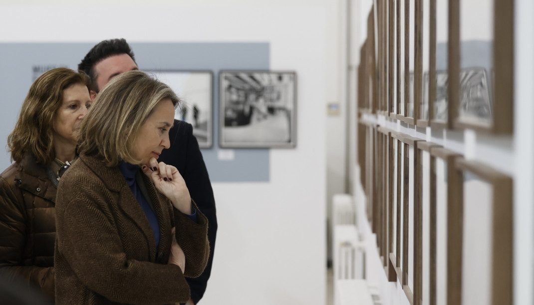 EuropaPress 7404567 cuca gamarra visita exposicion vida sociedad archivos fotografos logrono