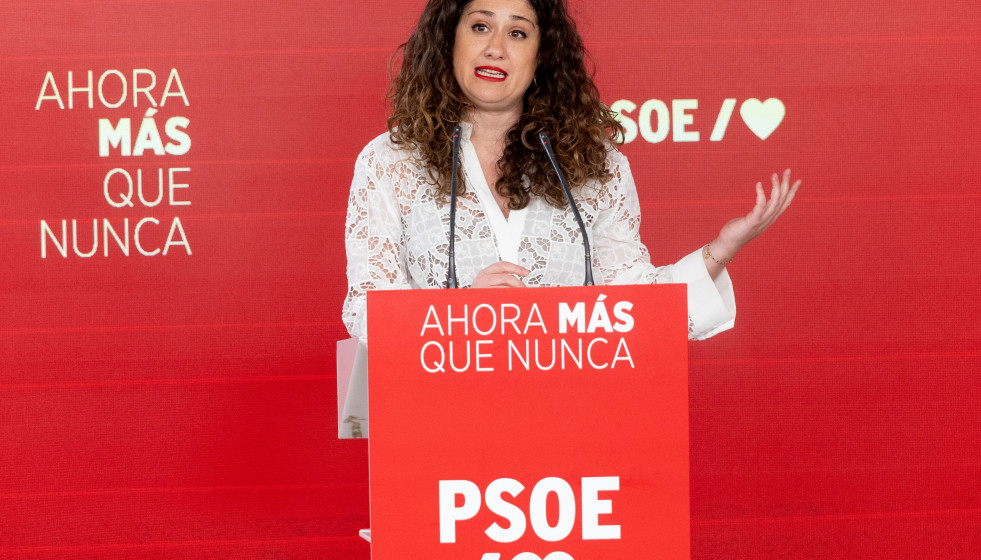 La portavoz adjunta de la Comisión Ejecutiva Federal del PSOE, Enma López, durante una rueda de prensa posterior a la reunión de la Comisión Ejecutiva Federal del PSOE, a 30 de marzo de 2026, en M