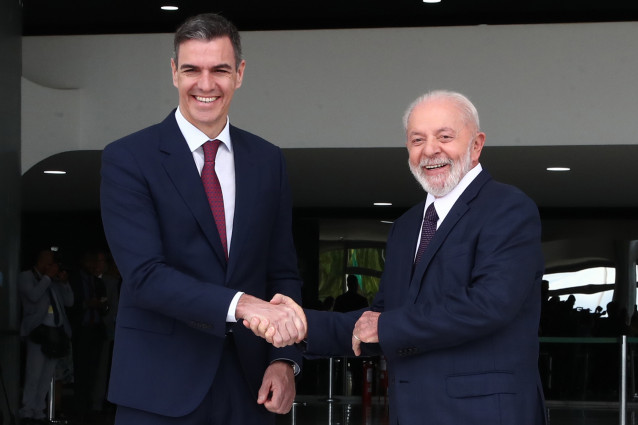 Archivo - Pedro Sánchez, en una reunión con Lula da Silva en Brasilia.