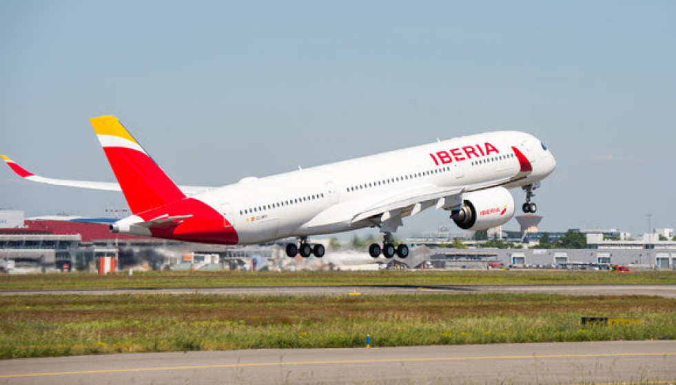 EuropaPress 6024919 avion iberia despegando