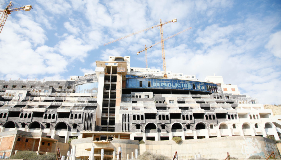 EuropaPress 6510411 vista general hotel ilegal algarrobico 10 febrero 2025 carboneras almeria