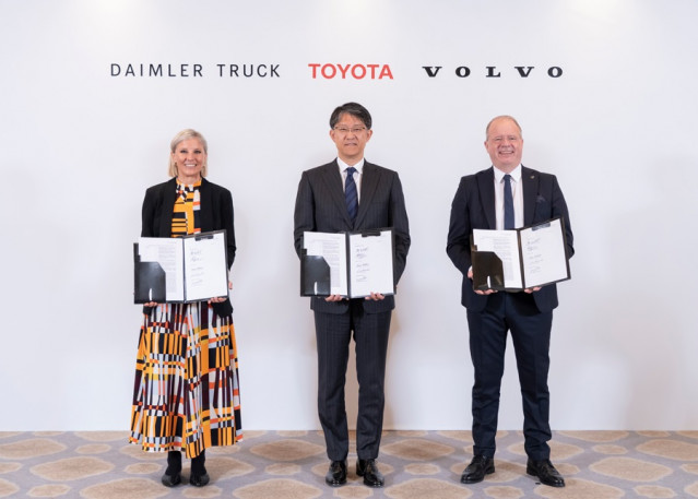 Toyota se une a Daimler Truck y Volvo Group para colaborar en tecnología de pilas de combustible