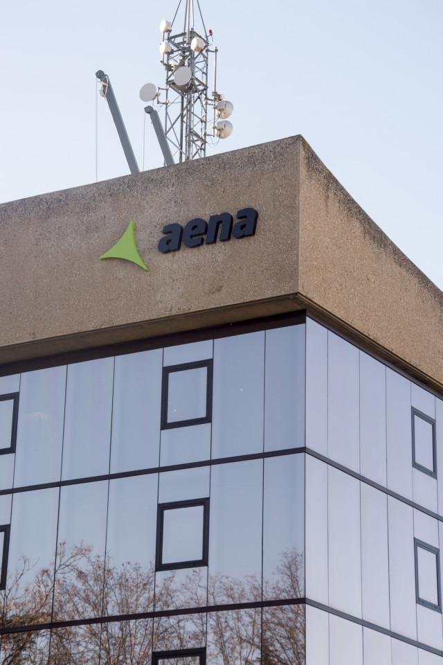 Archivo - Edificio de Servicios Centrales de AENA en la calle Arturo Soria