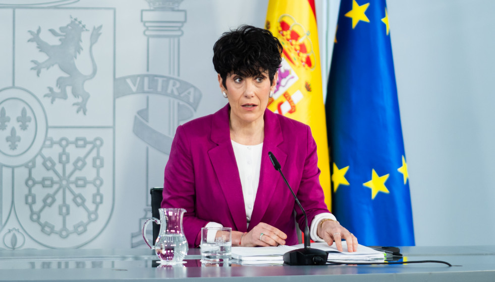 La ministra de Inclusión, Seguridad Social y Migraciones, Elma Saiz, durante una rueda de prensa posterior al Consejo de Ministros, en el Palacio de La Moncloa, a 31 de marzo de 2026, en Madrid (Espa