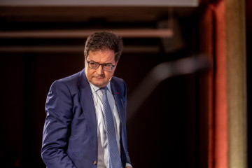 El ministro para la Transformación Digital y de la Función Pública, Óscar López, durante la tercera jornada del VI Foro Económico organizado por elDiario.es, en el Colegio de Arquitectos de Madr