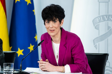 La portavoz del Gobierno y ministra de Inclusión, Seguridad Social y Migraciones, Elma Saiz, durante una rueda de prensa posterior al Consejo de Ministros, en el Palacio de La Moncloa, a 31 de marzo 