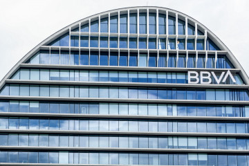 Archivo - Fachada de la sede de BBVA, a 26 de septiembre de 2024, en Madrid (España).