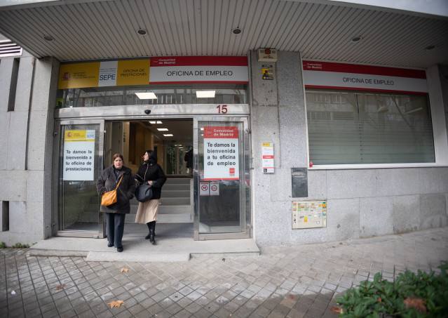 Archivo - Fachada de la oficina del INEM, a 4 de marzo de 2025, en Madrid (España). El número de parados registrados en las oficinas de los servicios públicos de empleo (antiguo Inem) en la Comunidad de Madrid subió un 1,45% en febrero con 4.172 desemplea