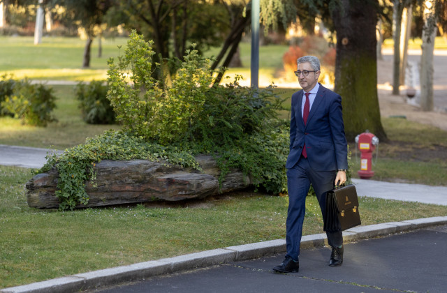 El ministro de Hacienda, Arcadi España, a su llegada al Palacio de La Moncloa, a 31 de marzo de 2026, en Madrid (España). Sánchez anunciaba el pasado 26 de marzo que Carlos Cuerpo, y Arcadi España ocuparían los cargos que dejaba Montero al incurrir en las