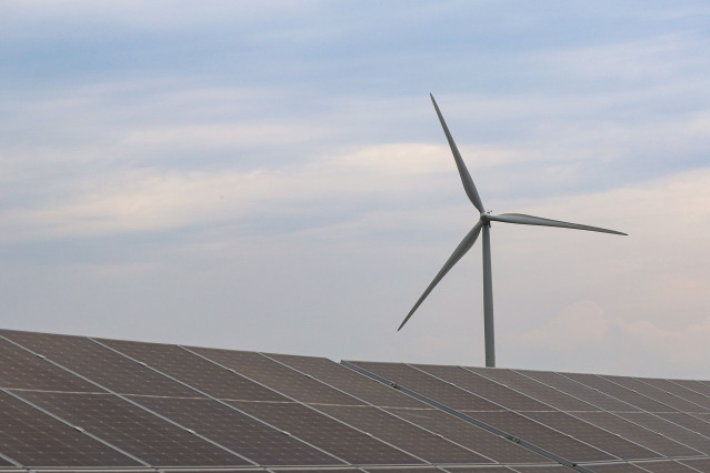 Archivo - Parque eólico