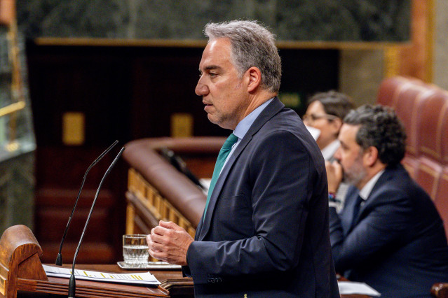 El vicesecretario de Política Autonómica del PP, Elías Bendodo, interviene durante una sesión de control al Gobierno, en el Congreso, a 25 de marzo de 2026, en Madrid (Foto de archivo).