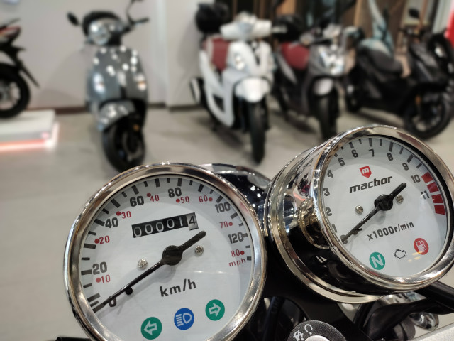 Archivo - Motocicletas nuevas a la venta en un concesionario