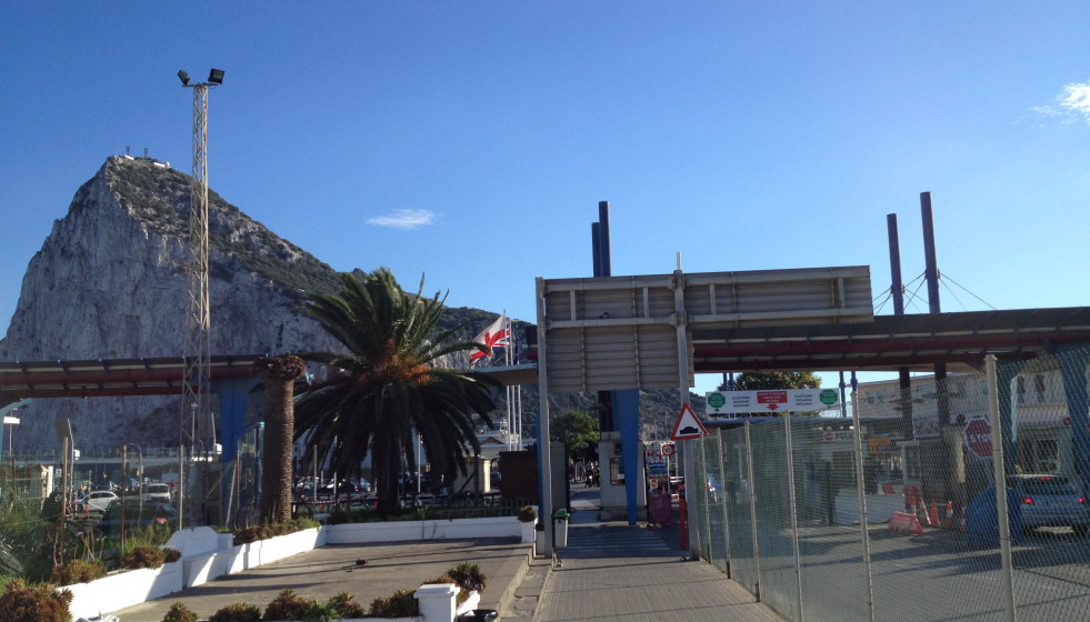 Archivo - Imagen de la frontera de Gibraltar desde La Línea
