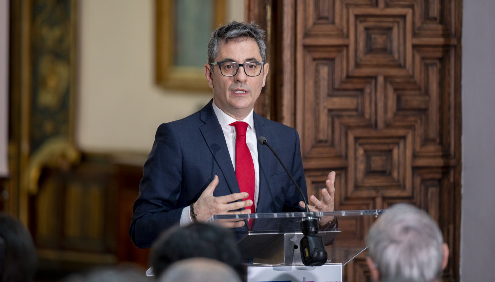 El ministro de la Presidencia, Justicia y Relaciones con las Cortes, Félix Bolaños, ofrece declaraciones tras el acuerdo para reparar a víctimas de abusos prescritos, en la sede del Defensor del Pu