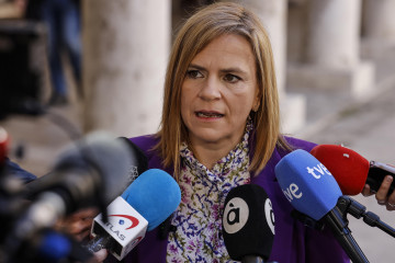 Archivo - La delegada del Gobierno en la Comunitat Valenciana, Pilar Bernabé, atiende a los medios