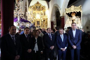 La secretaria general del PSOE-A y su candidata a la Junta, María Jesús Montero, este jueves en su visita a la Semana Santa de Jaén.
