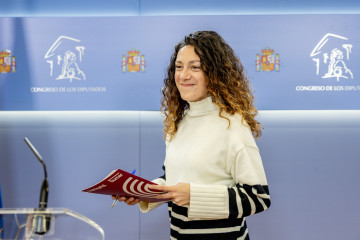 EuropaPress 7354149 diputada sumar aina vidal rueda prensa congreso diputados 10 marzo 2026 (4)
