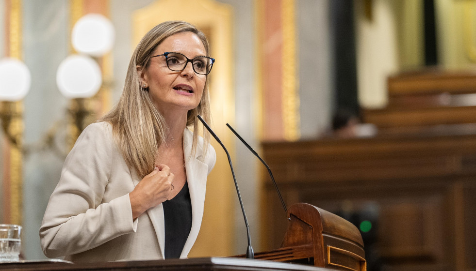 La diputada nacional del PP de Almería, Maribel Sánchez Torregrosa, defiende en el Congreso la posición del PP en una iniciativa para garantizar el acceso al tratamiento de Vyjuvek de enfermos con 