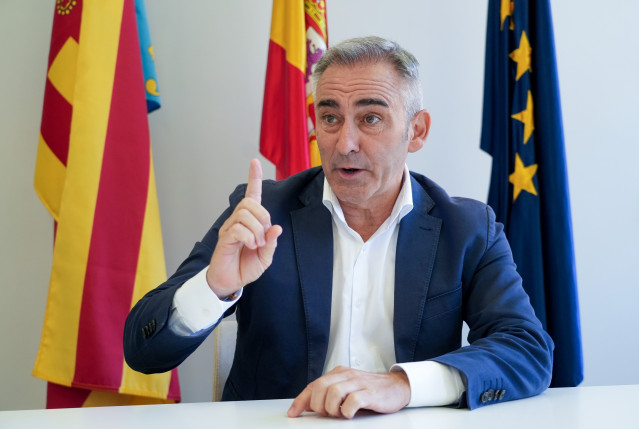 Archivo - El conseller de Agricultura de la Generalitat Valenciana, Miguel Barrachina, durante una entrevista para Europa Press.