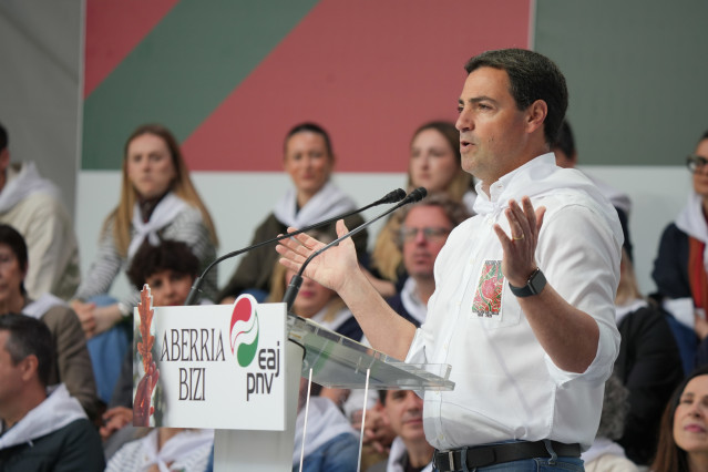 El lehendakari, Imanol Pradales, interviene en el Aberri Eguna del PNV en Bilbao