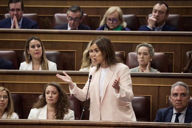 Archivo - La diputada del PP Carmen Fúnez interviene durante una sesión de control al Gobierno en el Congreso de los Diputados, a 18 de junio de 2025, en Madrid (España).