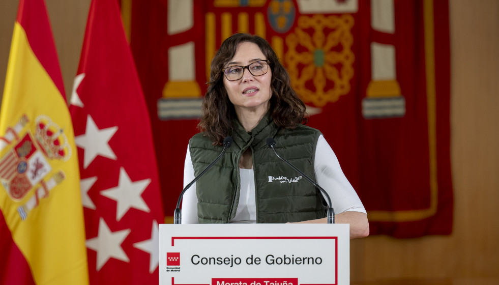 La presidenta de la Comunidad de Madrid, Isabel Díaz Ayuso, atiende a los medios tras la reunión del Consejo de Gobierno, en el Ayuntamiento de Morata de Tajuña, a 25 de marzo de 2026, en Morata de