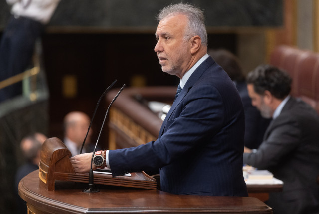 El ministro de Política Territorial y Memoria Democrática, Ángel Víctor Torres, interviene durante una sesión plenaria, en el Congreso de los Diputados, a 26 de marzo de 2026, en Madrid (España). El Congreso celebra hoy un pleno extra para acoger el debat