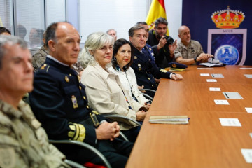 La ministra de Defensa, Margarita Robles, visita el Centro de Gestión de Enlaces en la base de Torrejón (Madrid)