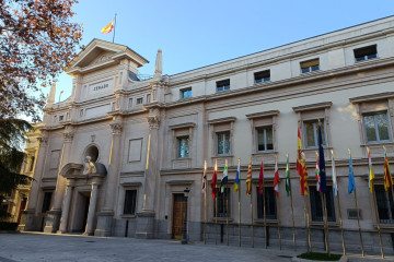 Archivo - Fachada del edificio del Senado