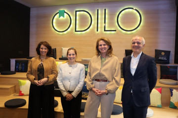 Beatriz García-Quismondo, Directora de Políticas Digitales, Sostenibilidad y Talento Digital de Ametic; Miriam Cordero, Chief Revenue Officer de Odilo; Sarah Harmon, Directora General de Odilo; Cele