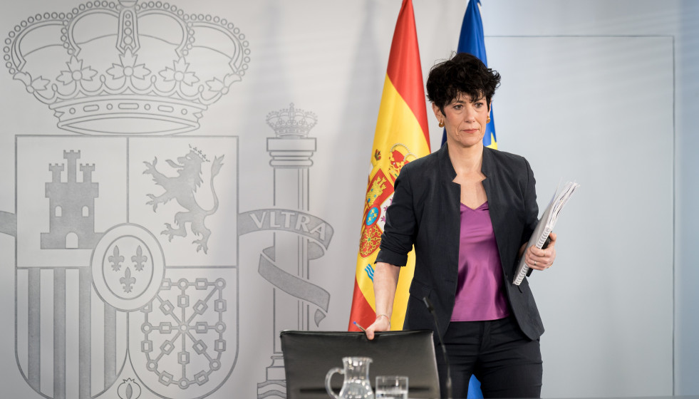 La ministra de Inclusión, Seguridad Social y Migraciones de España, Elma Saiz, durante una rueda de prensa tras el Consejo de Ministros, en el Palacio de La Moncloa, a 7 de abril de 2026, en Madrid 