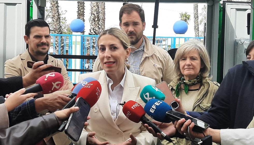 La presidenta de la Junta de Extremadura en funciones, María Guardiola, en declaraciones a los medios en Montijo (Badajoz)