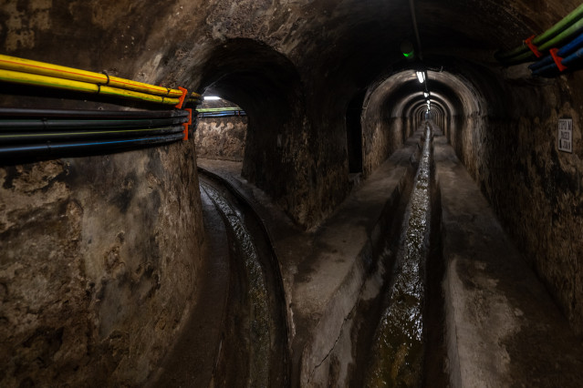 Archivo - Bifurcación de un túnel durante una visita al alcantarillado y cámara de disipación del Passeig de Sant Joan, a 16 de julio de 2024, en Barcelona, Catalunya (España).