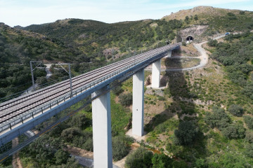 Archivo - Línea de alta velocidad Madrid-Sevilla.