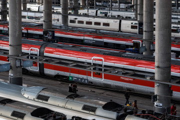 Archivo - Tren de Iryo en la estación de Madrid-Puerta de Atocha-Almudena Grandes