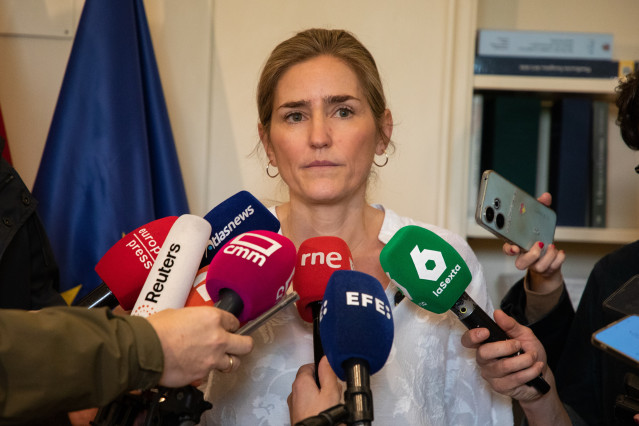 La vicepresidenta tercera y ministra para la Transición Ecológica y el Reto Demográfico, Sara Aagesen, atiende a los medios tras un encuentro con agentes del sector gasista (Enagás, Sedigas y Cores) y del sector petrolero (AICE, ?Exolum y ?Cores), a 8 de