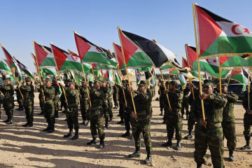 Imagen de los actos de conmemoración del 50 aniversario de la proclamación de la República Árabe Saharaui Democrática (RASD), con la intervención del líder del Frente Polisario, Brahim Ghali.