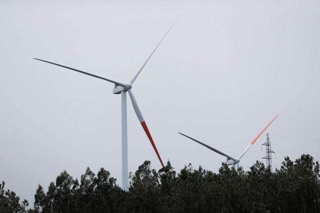 Archivo - Parque eólico de Mondego, a 19 de febrero de 2026, entre Ribadeo y Trabada, Lugo, Galicia (España). La compañía de capital público-privado Recursos de Galicia adquiere el Parque eólico Mondego al Banco Sabadell. La compra del Parque por parte de