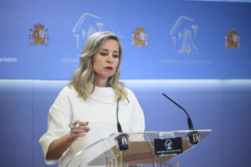 La portavoz de Sumar en el Congreso, Verónica Martínez Barbero, durante una rueda de prensa, en el Congreso de los Diputados, a 24 de marzo de 2026, en Madrid (España).