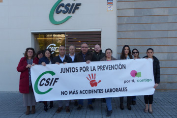 Archivo - Concentración de personal de CSIF contra la siniestralidad laboral