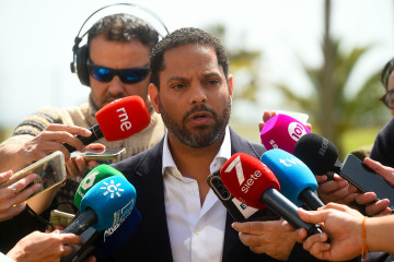 El secretario general de Vox, Ignacio Garriga, en declaraciones a los periodistas en Málaga.