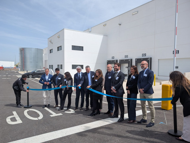 Inauguración de la primera planta de ensamblaje de XCharge en Europa en Silla (Valencia)